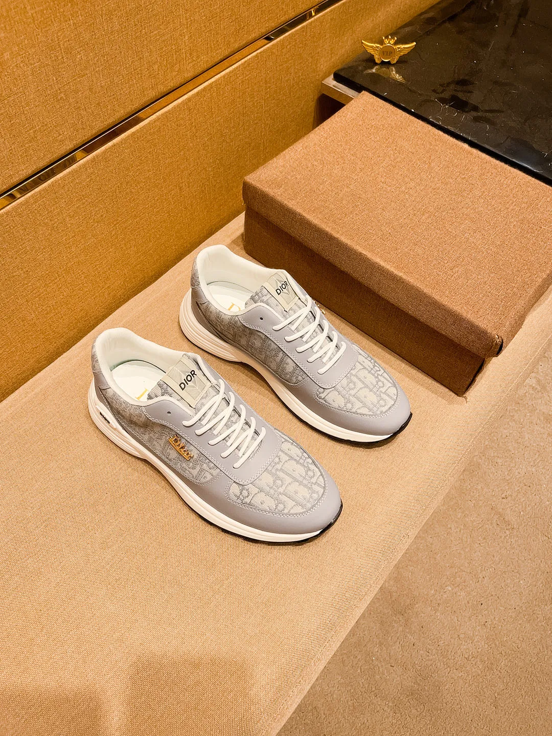 Men's shoes 💰 440💰🔥[Dior] Men's high-end brand of shoes official website 1:1 latest masterpiece: the upper is made of first-layer cowhide imported from Italy, with a comfortable and breathable lining➕original non-slip and wear-resistant outsole🔥, making walking more convenient and comfortable! An exclusive new model, a stunning work, a beautiful 1:1 replica [color] compared to the official quality! Create a fashionable personality to set off your uniqueness! A must-have for trendy men! Classic 🔥Size: 38-44 Color: 🔥Multiple colors available